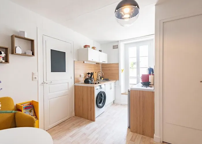 Souvenirs D'enfance-la Bonne Marienne-la Madeleine Angers